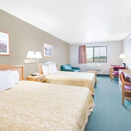 Super 8 By Wyndham Sissetonモーテル エクステリア 写真